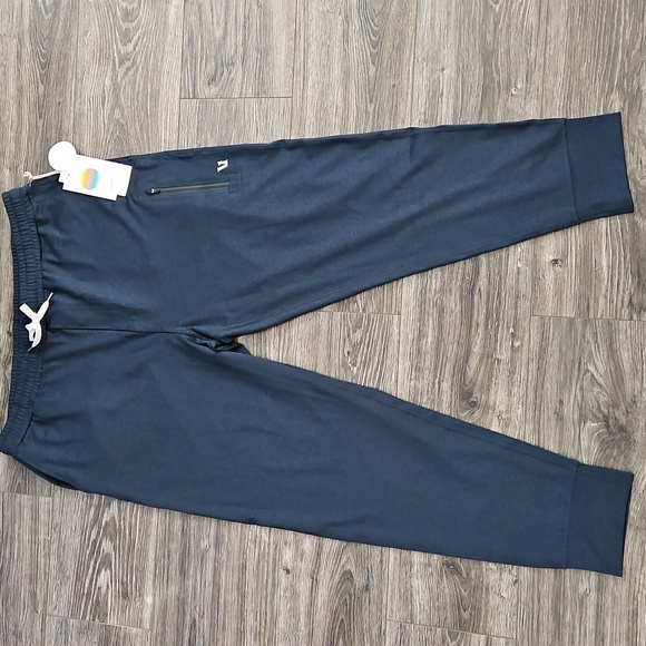 NWT Vuori Sunday Performance Jogger - Picture 1 of 4